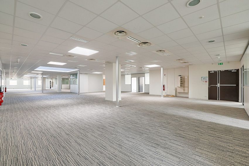 Bureau Location 95800 CERGY