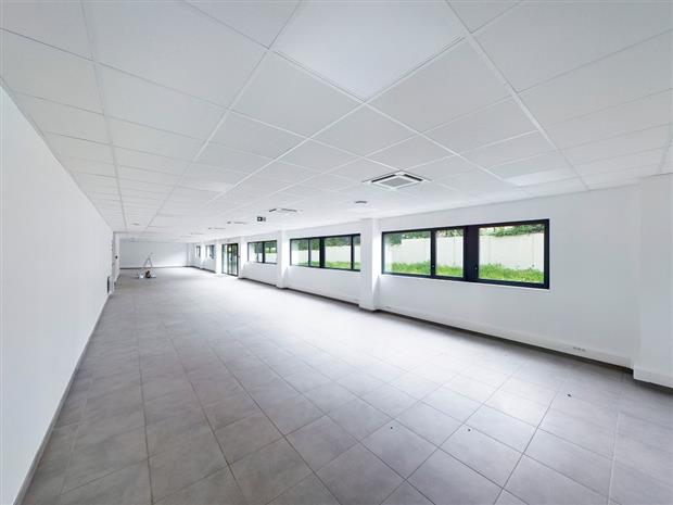 Local d'activités Location 93000 BOBIGNY