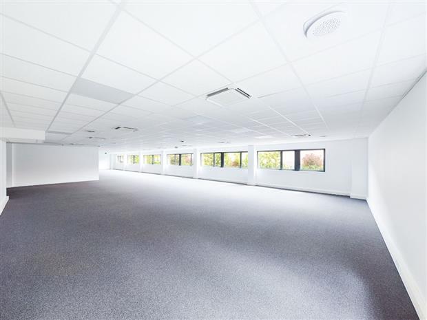 Local d'activités Location 93000 BOBIGNY