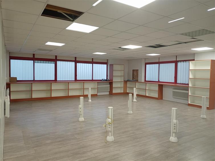 Local d'activités Location 77090 COLLEGIEN