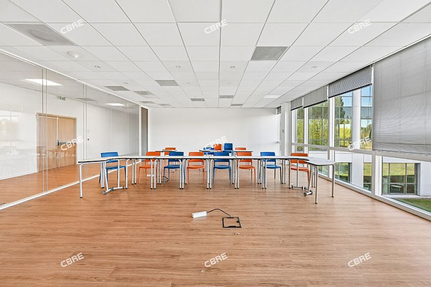 Bureau Location 95700 ROISSY EN FRANCE