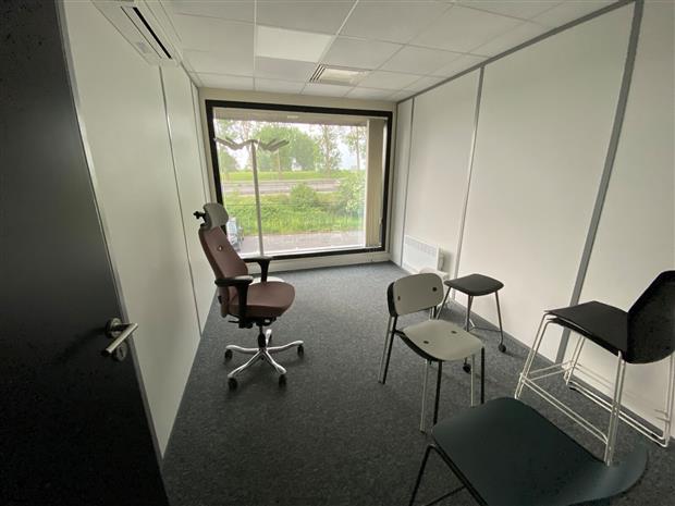 Bureau Location 59260 LEZENNES