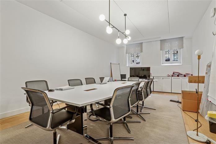 Bureau Location 75116 PARIS 6 RUE COPERNIC