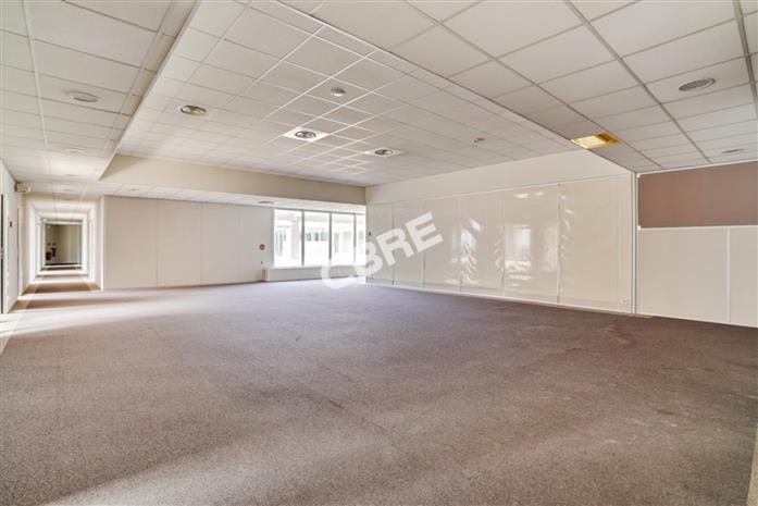 Local d'activités Location 93100 MONTREUIL