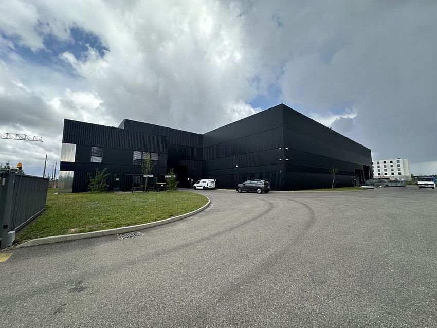 Local d'activités Location 69740 GENAS