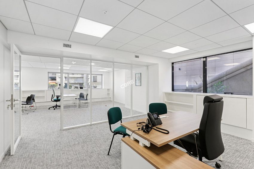 Bureau Location 92310 SEVRES 3-9 AVENUE DE LA CRISTALLERIE