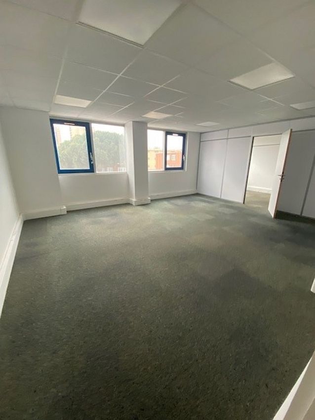 Bureau Location 06200 NICE