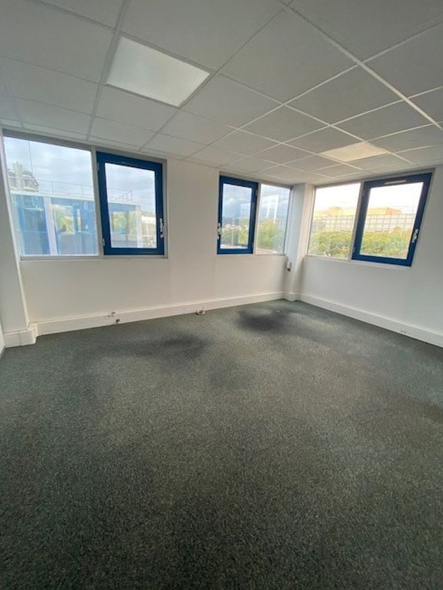 Bureau Location 06200 NICE