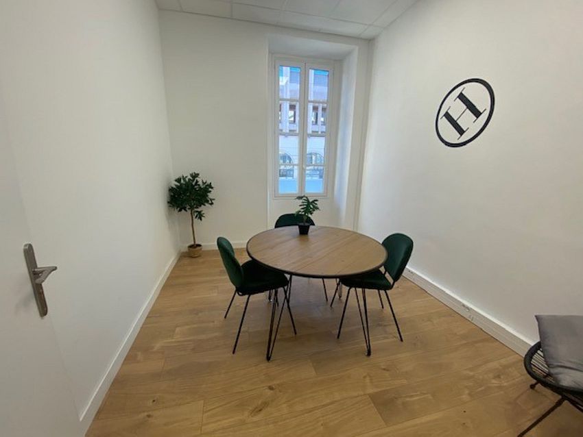 Bureau Location 06000 NICE