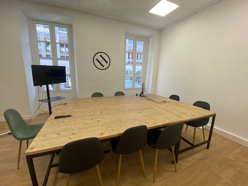 Bureau Location 06000 NICE
