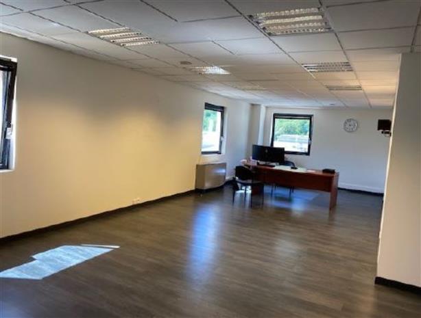 Local d'activités Location 06510 CARROS