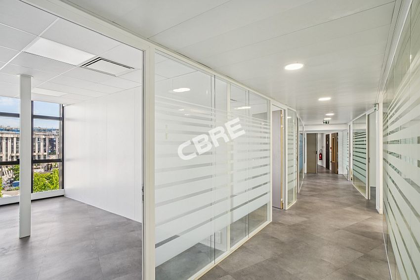 Bureau Location 78180 MONTIGNY LE BRETONNEUX 15 PLACE GEORGES POMPIDOU