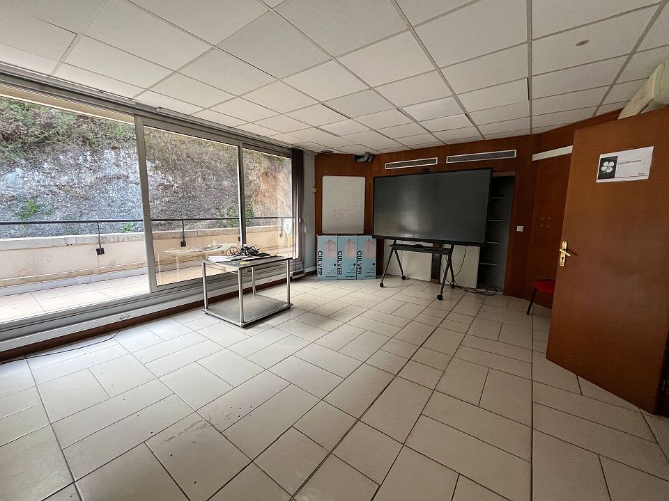 Bureau Location 06200 NICE