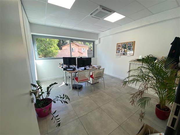 Bureau Location 06200 NICE