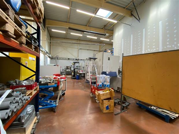 Local d'activités Vente/Location 91830 LE COUDRAY MONTCEAUX