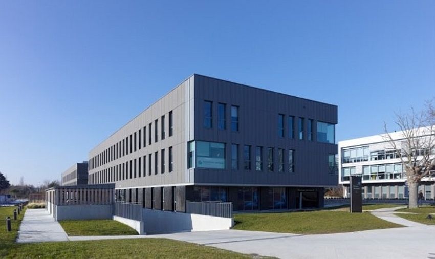 Chargement de l'image...