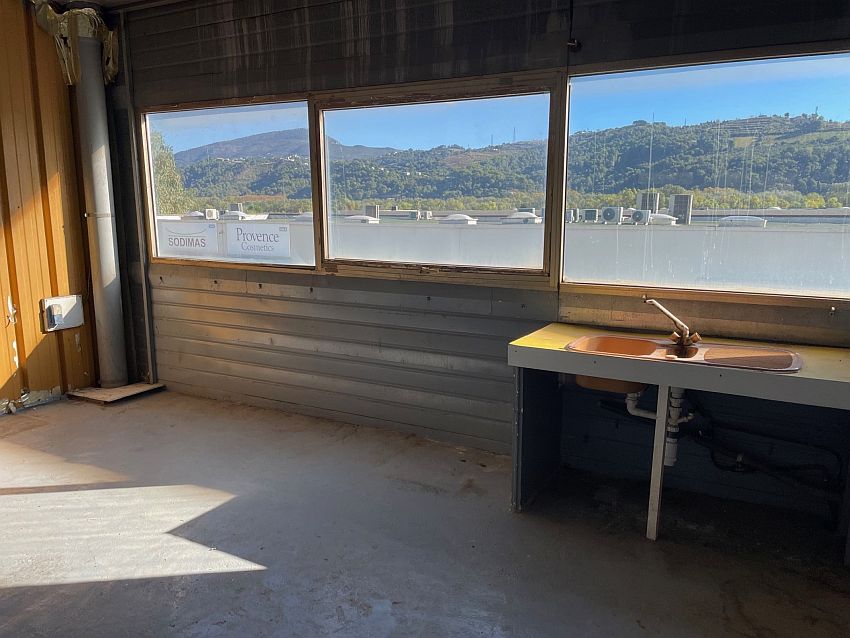 Local d'activités Location 06640 ST JEANNET