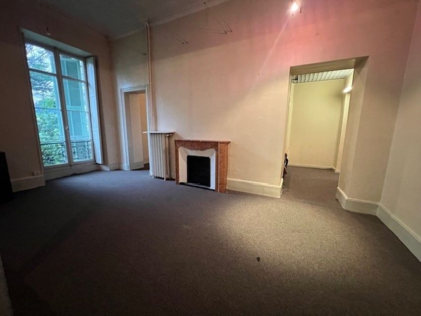 Bureau Location 06000 NICE