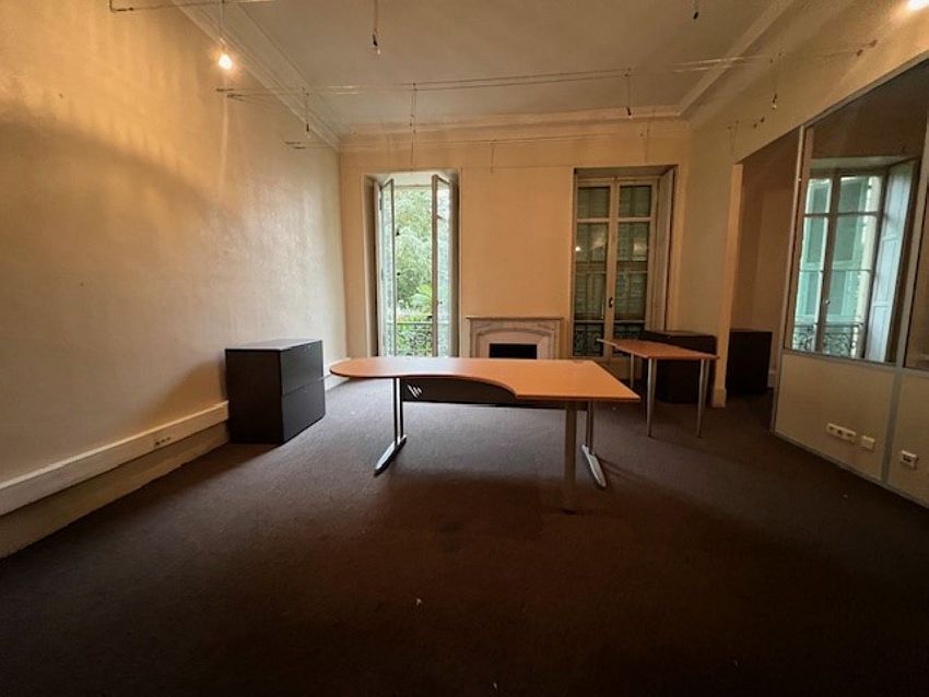 Bureau Location 06000 NICE