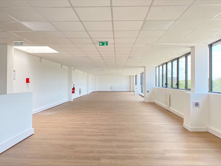 Local d'activités Location 77090 COLLEGIEN