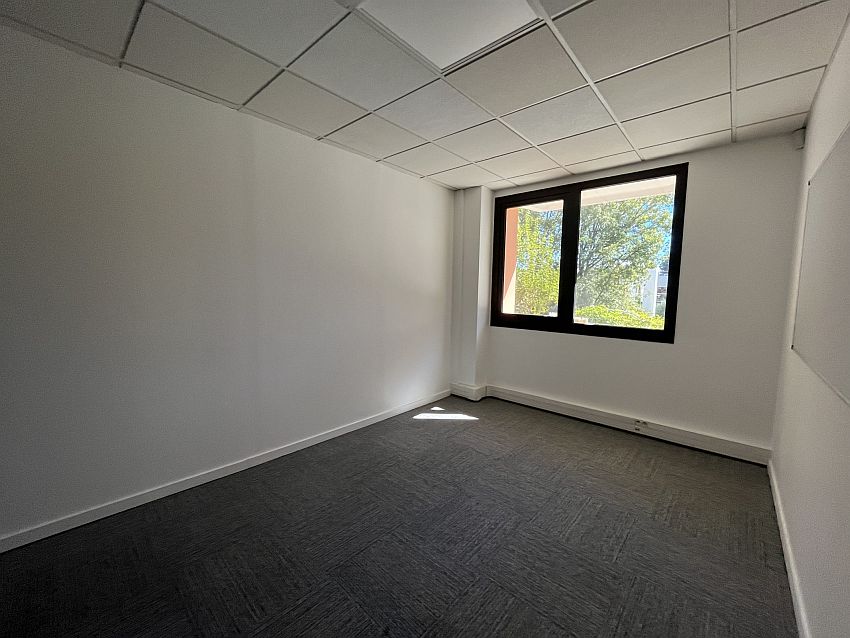 Bureau Location 06560 VALBONNE