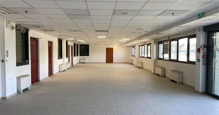 Entrepôt / Local d'activités Vente/Location 67100 STRASBOURG