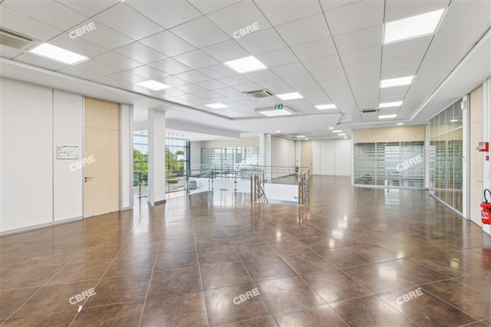 Entrepôt / Local d'activités Vente/Location 91250 TIGERY