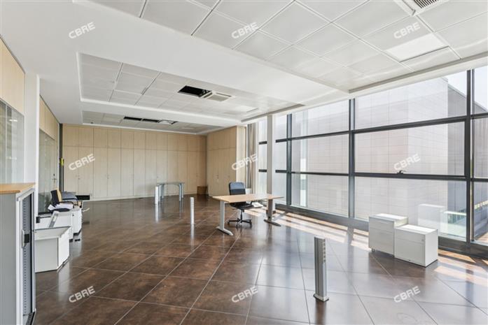 Entrepôt / Local d'activités Vente/Location 91250 TIGERY