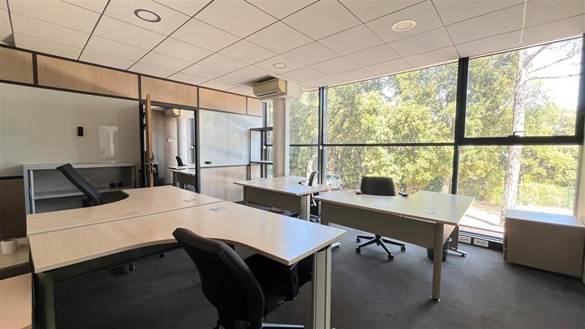 Bureau Location 06410 BIOT