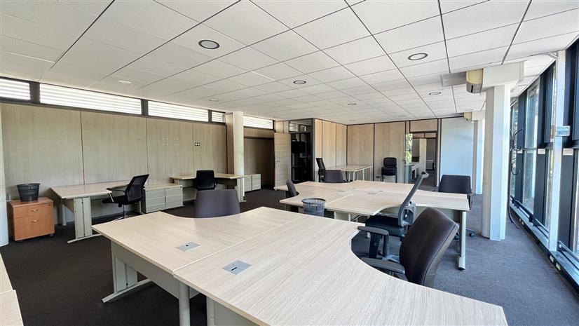 Bureau Location 06410 BIOT