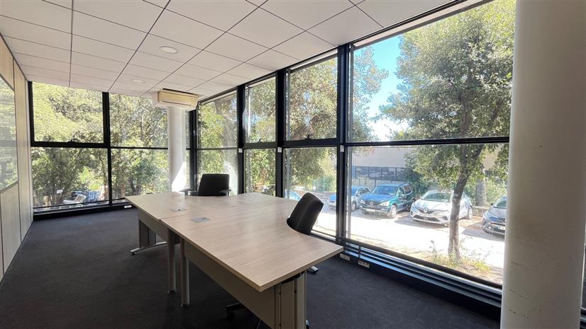 Bureau Location 06410 BIOT