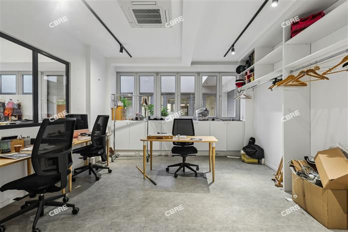 Bureau Location 75018 PARIS