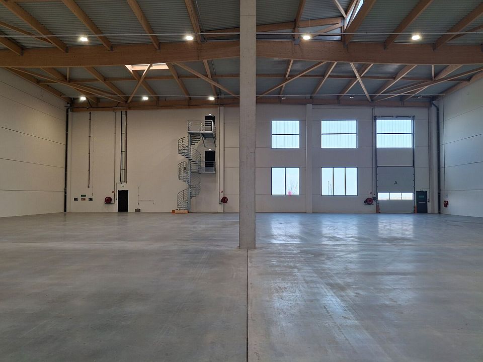 Entrepôt / Local d'activités Location 01390 MIONNAY