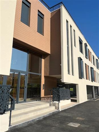 Bureau Location 13590 MEYREUIL