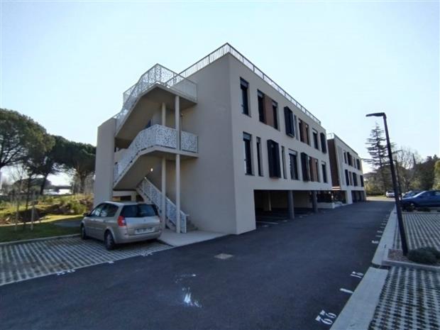 Bureau Location 13590 MEYREUIL