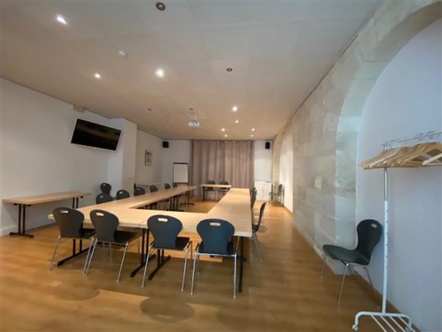 Bureau Location 33000 BORDEAUX 9 COURS DU CHAPEAU ROUGE