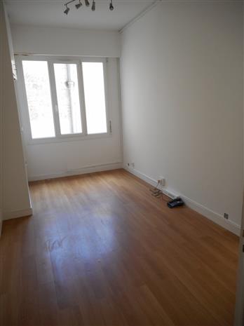 Bureau Location 33000 BORDEAUX 73 QUAI DES CHARTRONS