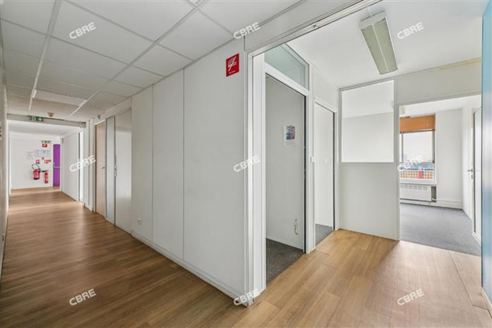 Bureau Location 75018 PARIS