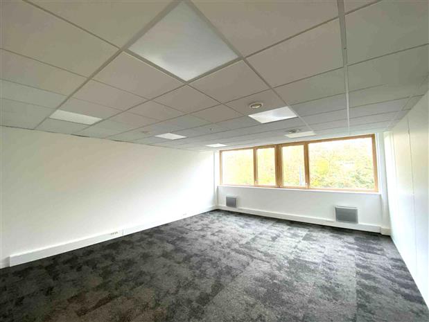 Bureau Location 59290 WASQUEHAL