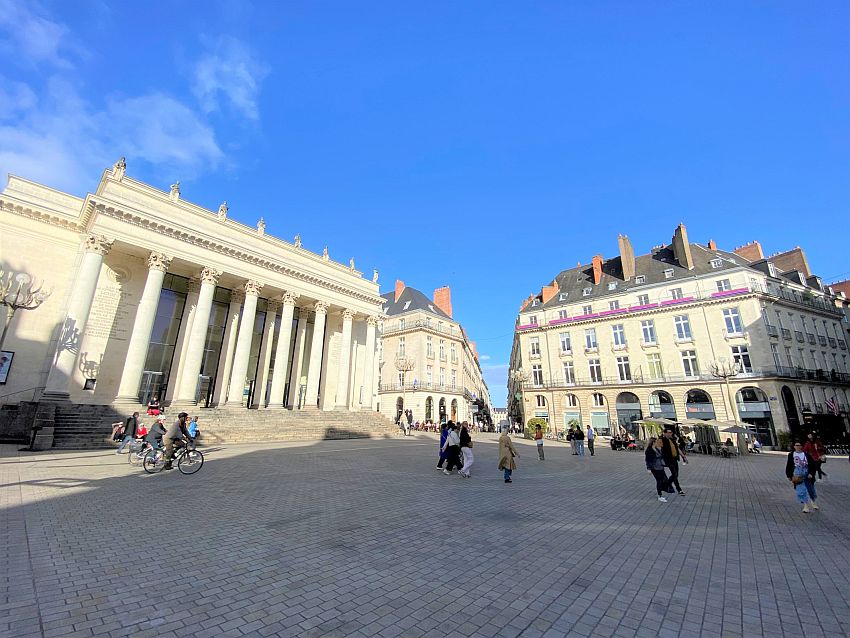Bureau Location 44000 NANTES 1 PLACE GRASLIN
