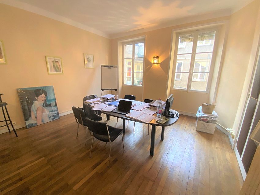 Bureau Location 44000 NANTES 1 PLACE GRASLIN