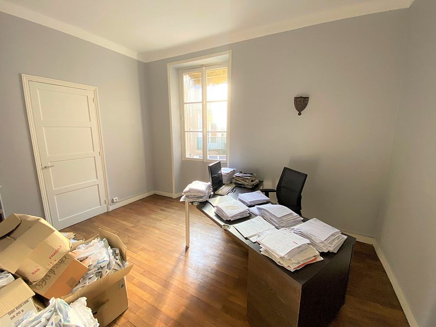 Bureau Location 44000 NANTES 1 PLACE GRASLIN