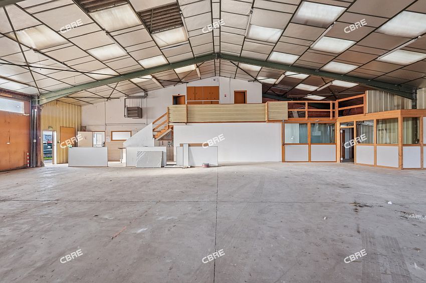 Local d'activités Location 33600 PESSAC