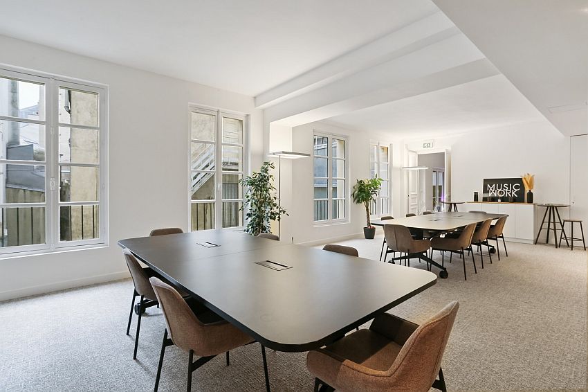 Bureau Location 75009 PARIS 46BIS PASSAGE JOUFFROY