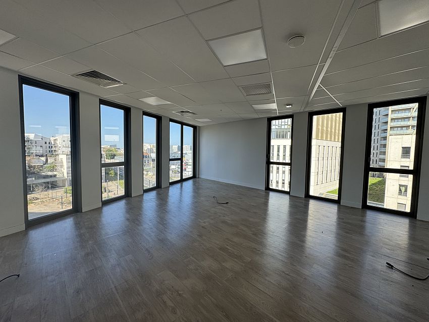 Bureau Location 33800 BORDEAUX 19-21 RUE CARLE VERNET
