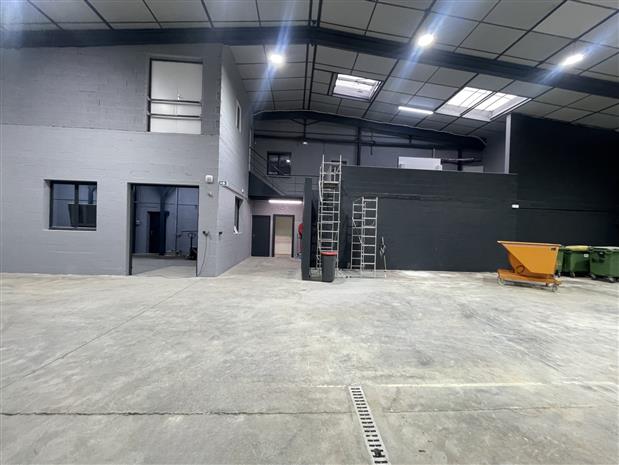 Local d'activités Vente/Location 91700 STE GENEVIEVE DES BOIS