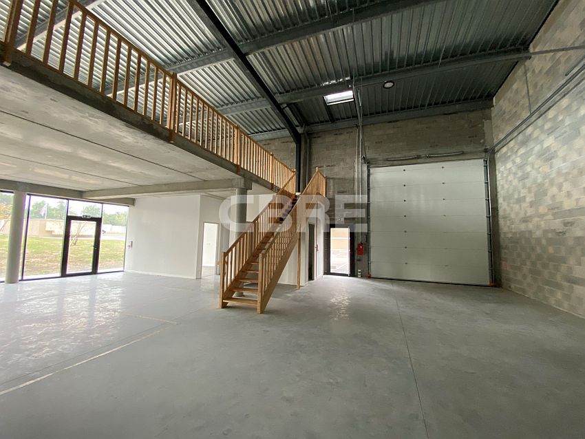 Local d'activités Location 33185 LE HAILLAN 78 AVENUE DE MAGUDAS