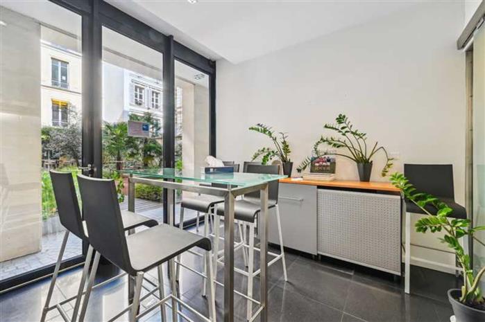 Bureau Location 75008 PARIS 17 RUE DE SURENE