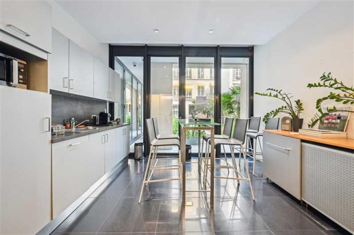 Bureau Location 75008 PARIS 17 RUE DE SURENE