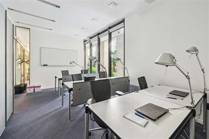 Bureau Location 75008 PARIS 17 RUE DE SURENE